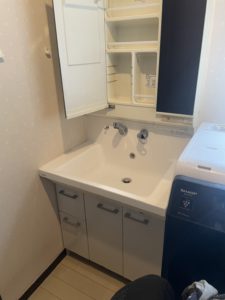 【施工実績：22】洗面化粧台の取り付けリフォーム工事を行いました：東京都立川市