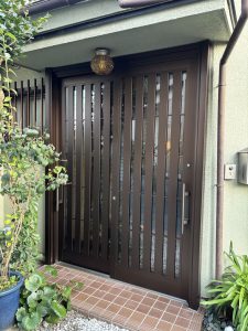 【施工実績：24】玄関引戸の交換リフォーム工事を行いました：東京都福生市